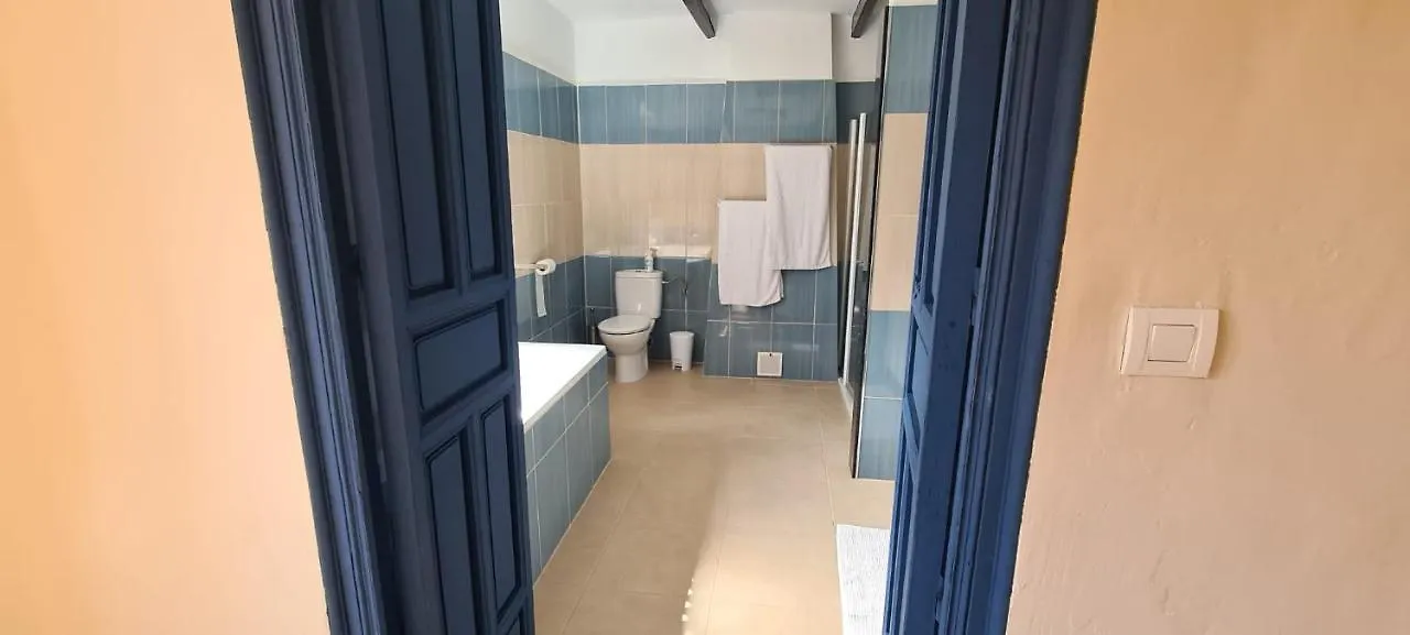 לינה וארוחת בוקר מרטוס Casa El Castano ספרד